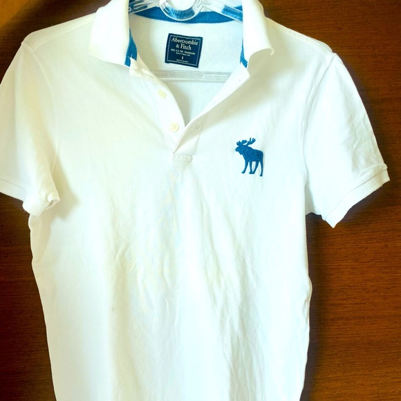 White Abercrombie and Fitch polo tshirt with big a&f logo - Picture 3 of 3